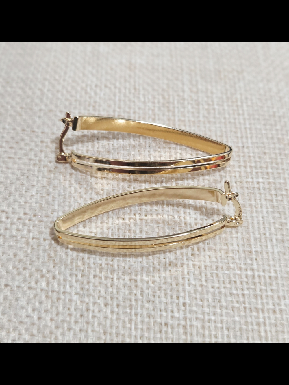 Gold Oval Hoop Earrings - Classic Women’s Jewelry